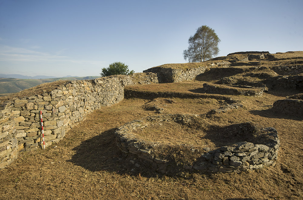 El hábitat construido de los castros del Occidente de Asturias