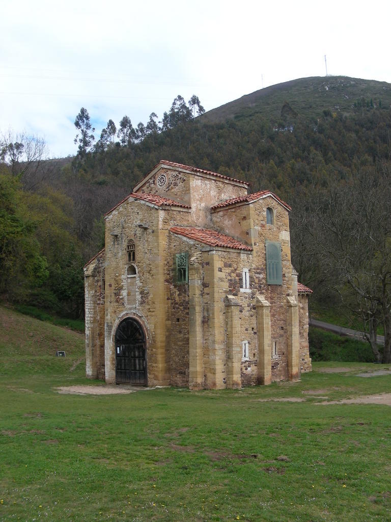 Oviedo_San-Miguel-de-Lillo_01.jpg