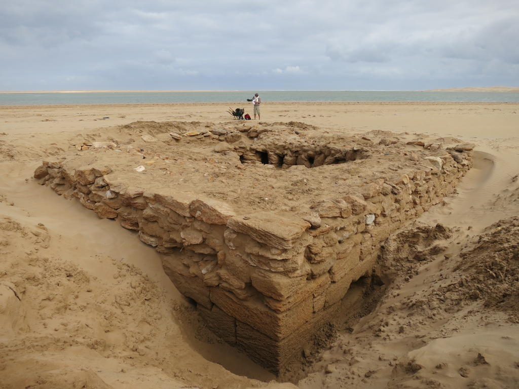 Vestigios-de-la-torre-de-Santa-Cruz.jpg